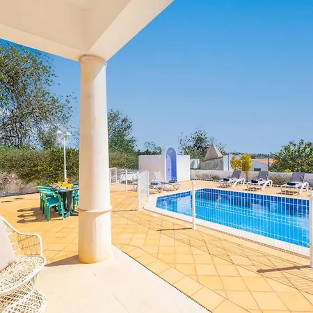 Villa In Albufeira With Heated Pool