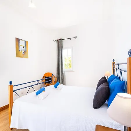 Villa Fenced Proeprty Albufeira