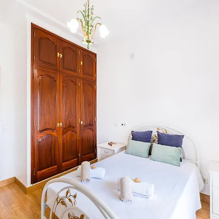 Villa In Albufeira With Heated Pool