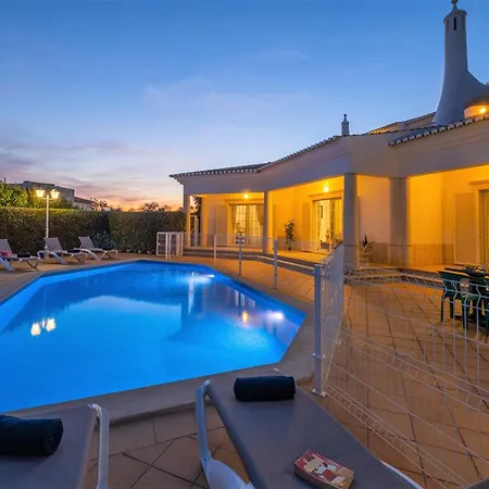 Villa In Albufeira With Heated Pool Albufeira