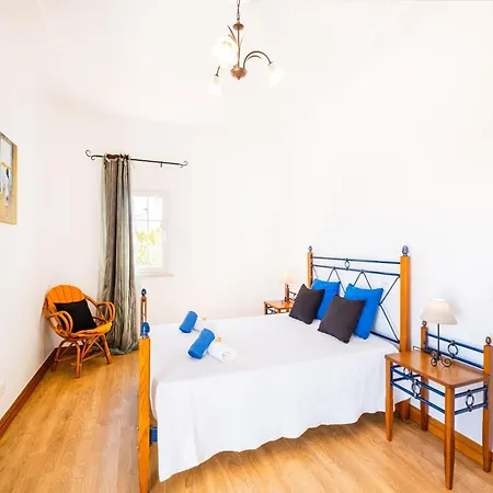 Villa In Albufeira With Heated Pool Villa